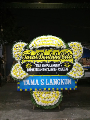 Papan Bunga Duka di Cisalak Pasar