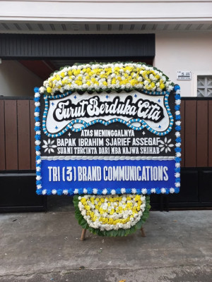 Papan Bunga Duka di Cisalak Pasar